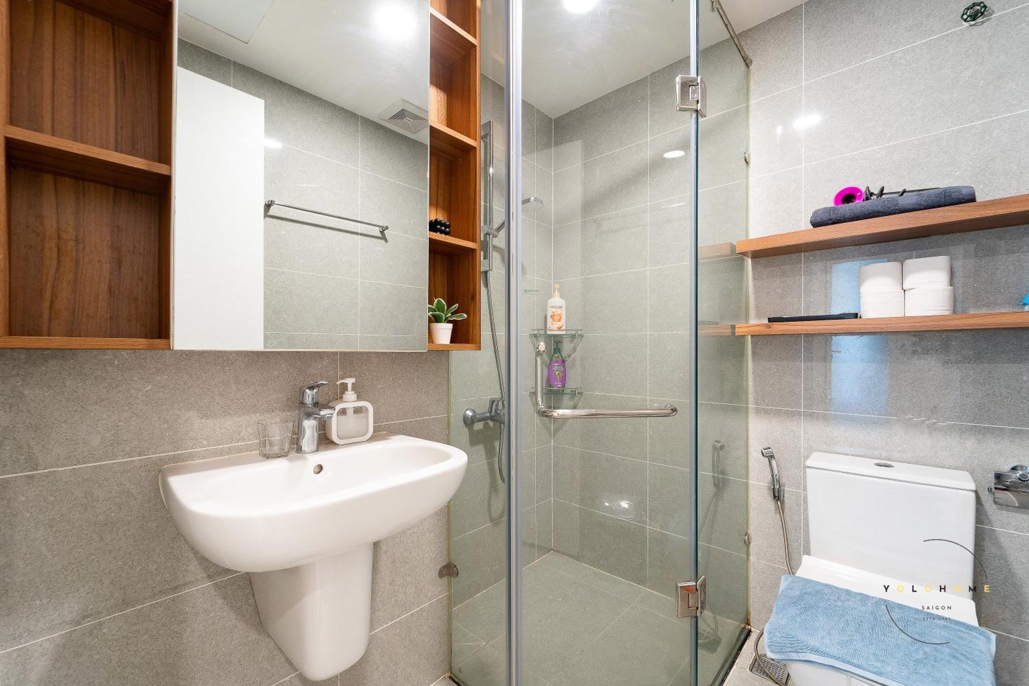 Elegant 2 Bedroom- Good Location- Yolohomesaigon- Terra