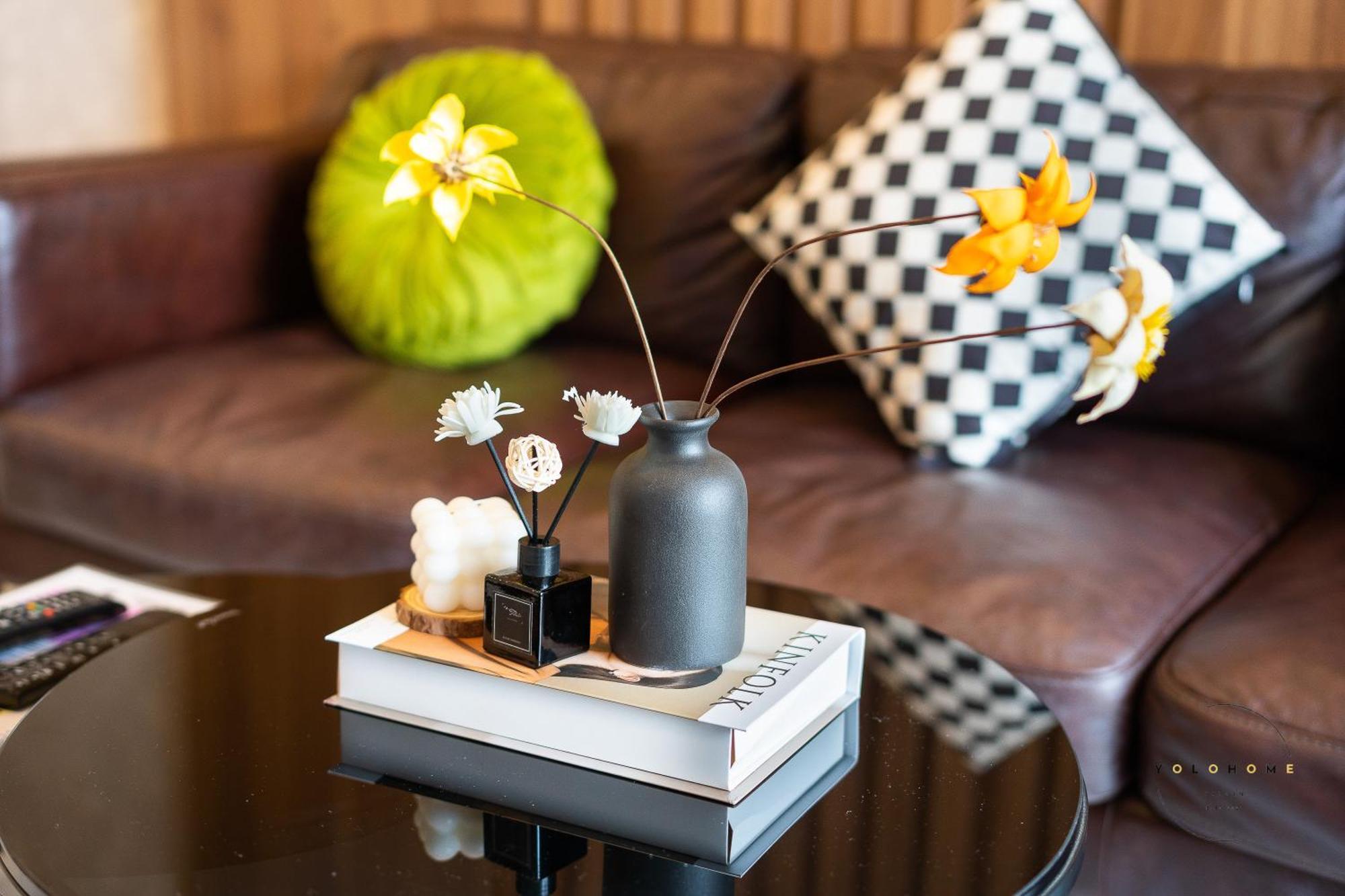 Elegant 2 Bedroom- Good Location- Yolohomesaigon- Terra Căn hộ *