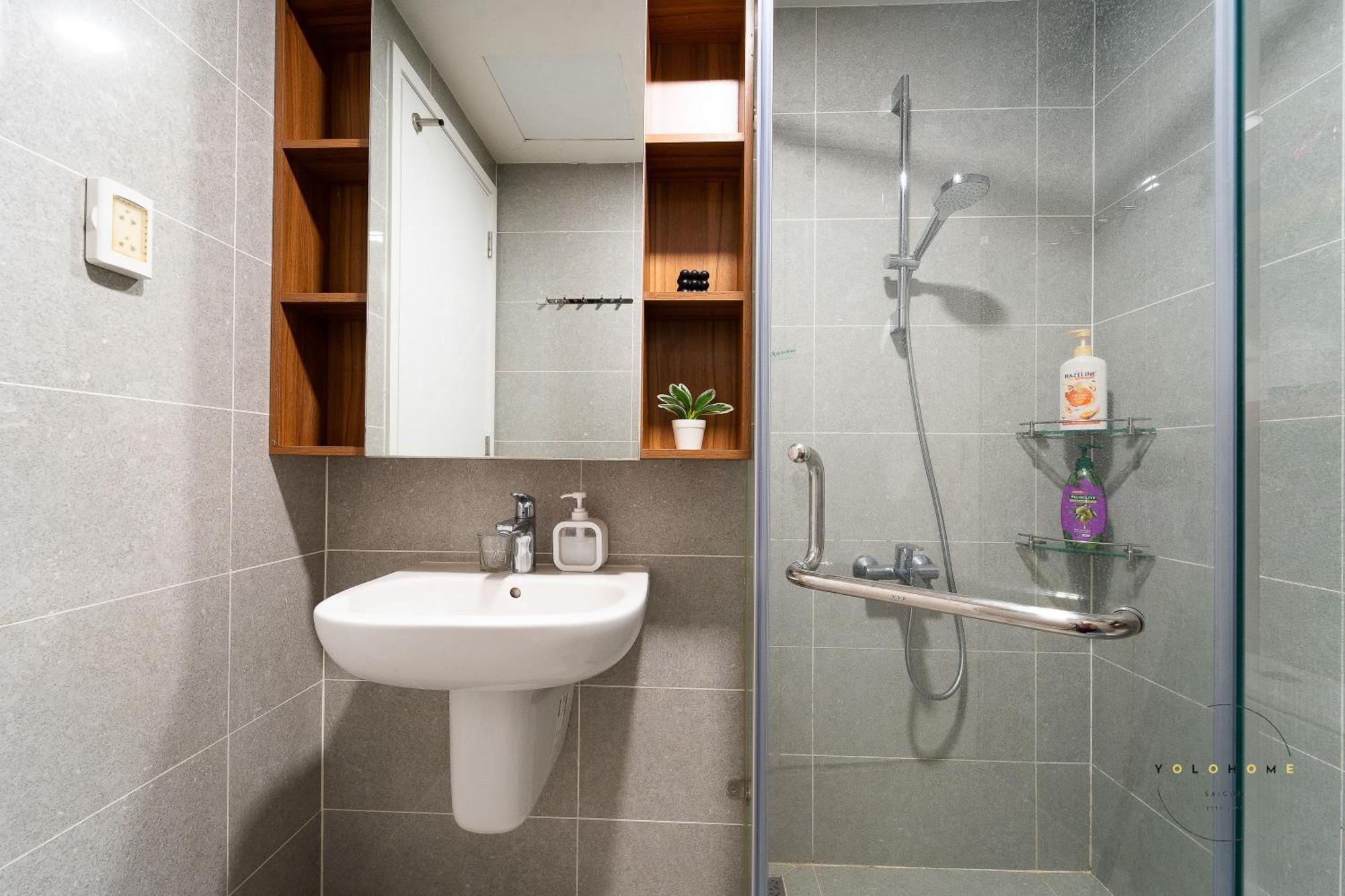 Căn hộ Elegant 2 Bedroom- Good Location- Yolohomesaigon- Terra