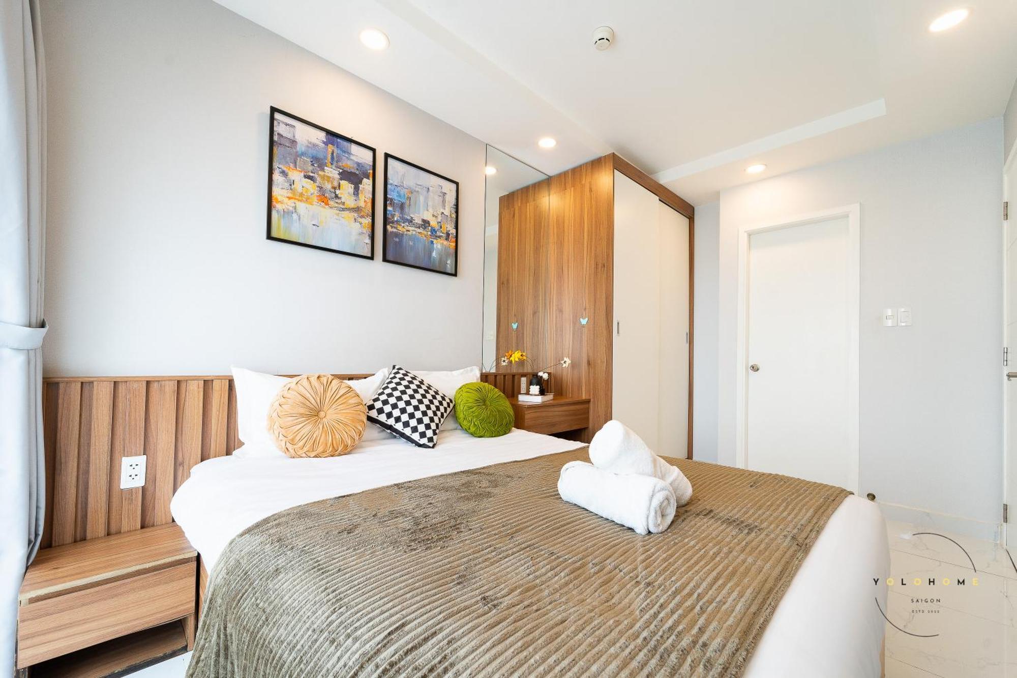 Elegant 2 Bedroom- Good Location- Yolohomesaigon- Terra Căn hộ